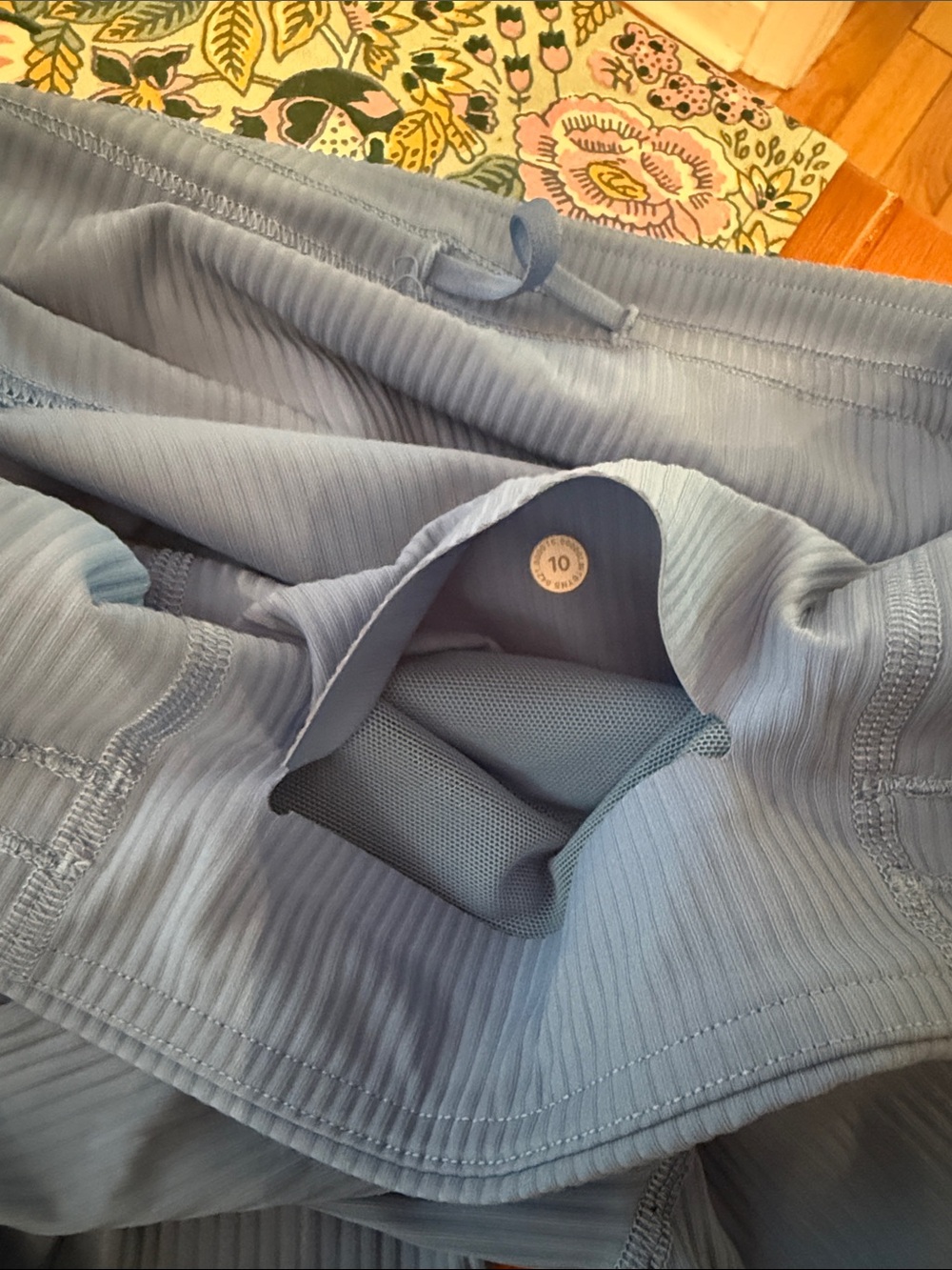 Lululemon 8 Inch Ribbed Biker Shorts - Picture 3 of 4
